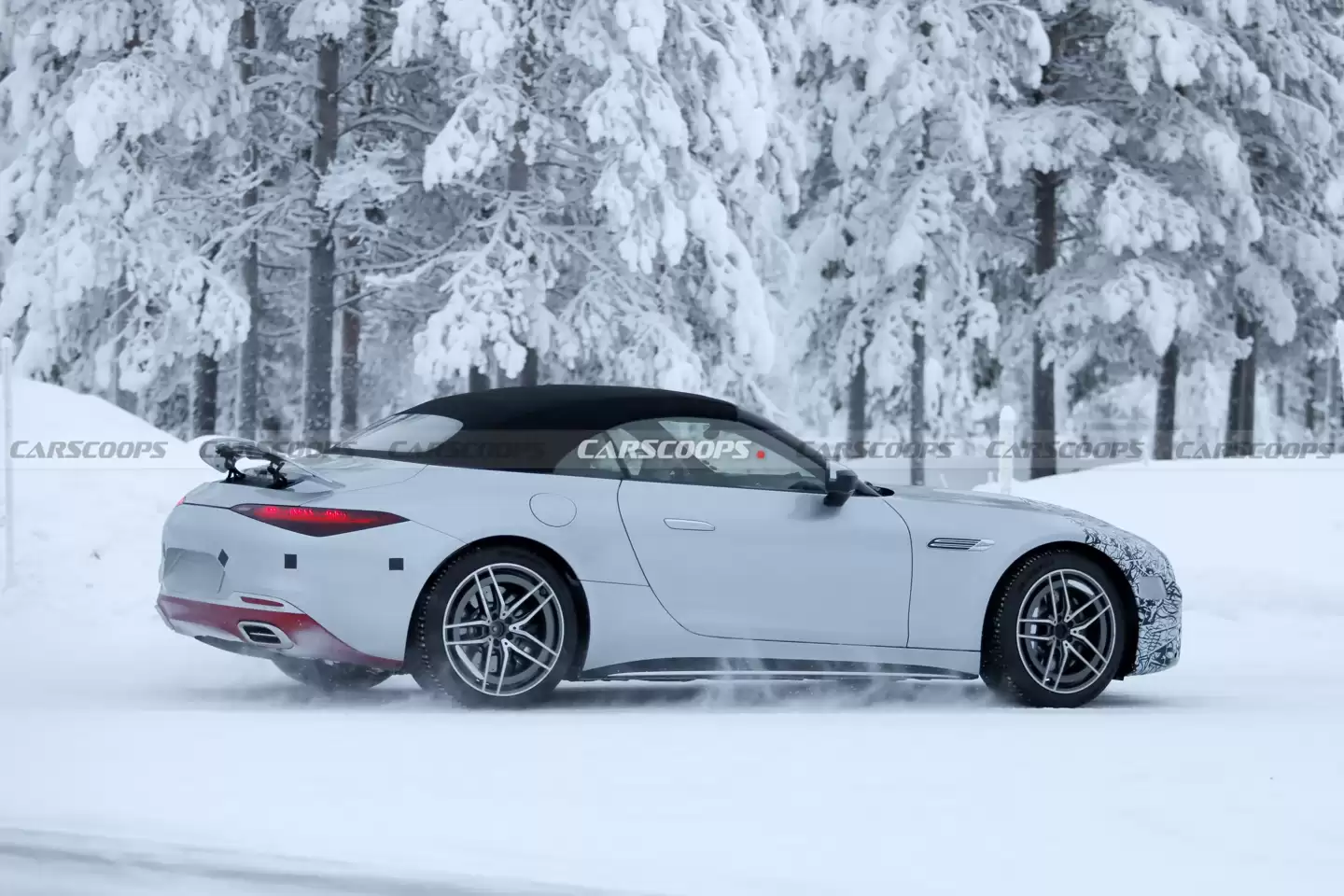 ���� AMG SL �Ŀ�·��ͼ�ع⣬��װ�����Ǵ������͸�դ