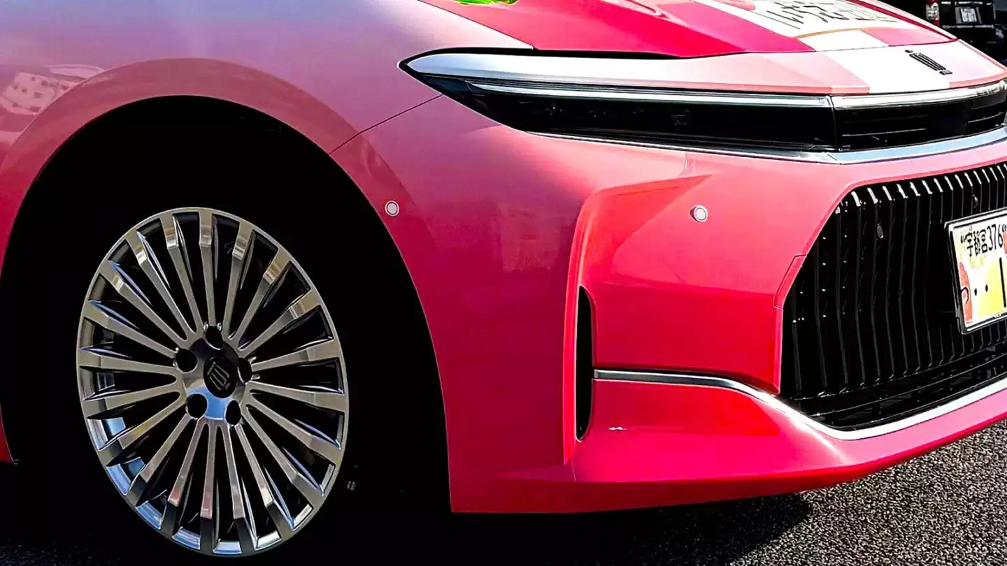 ȫ��� 1 ����������𡱻ʹ� Crown �γ�����