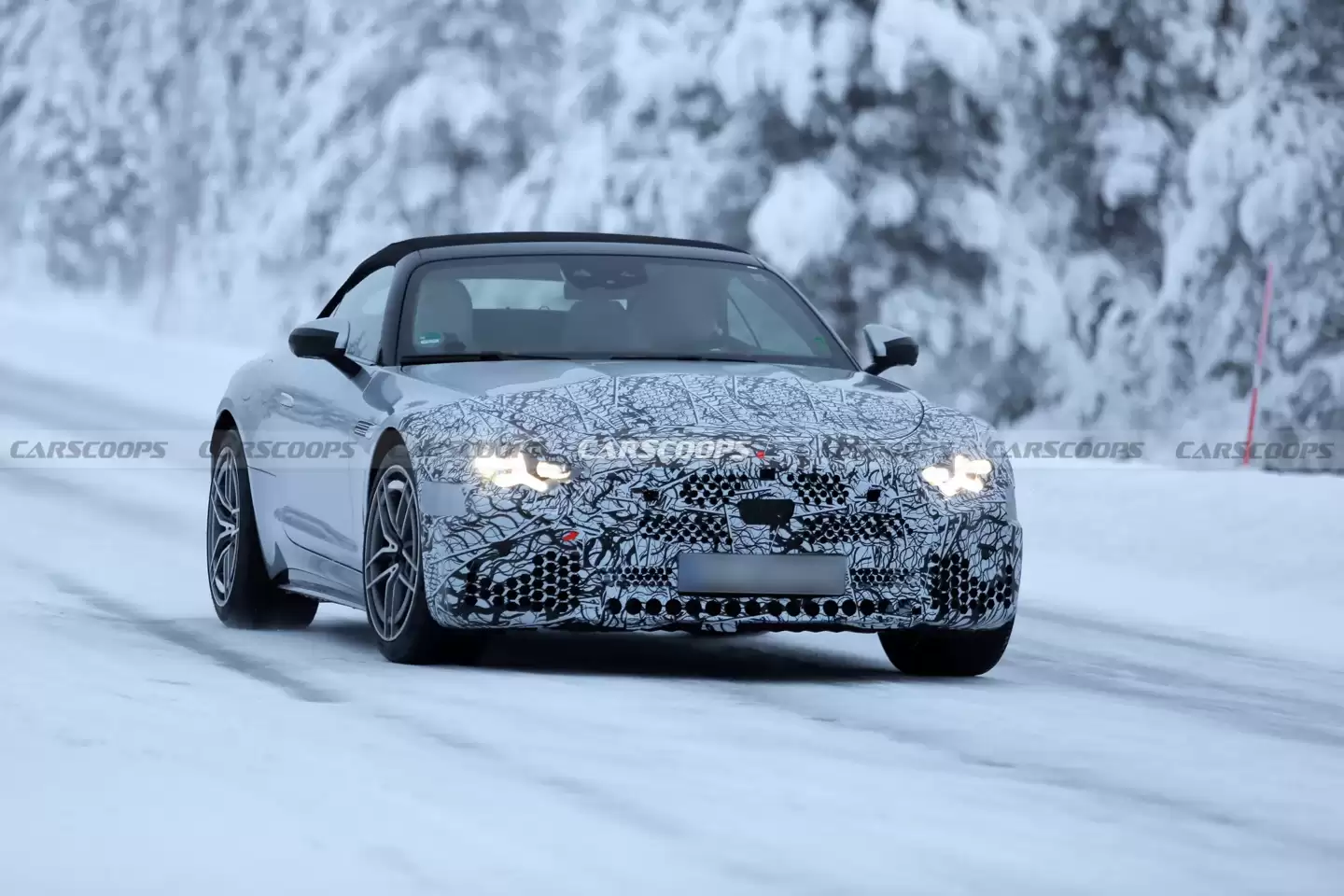 ���� AMG SL �Ŀ�·��ͼ�ع⣬��װ�����Ǵ������͸�դ