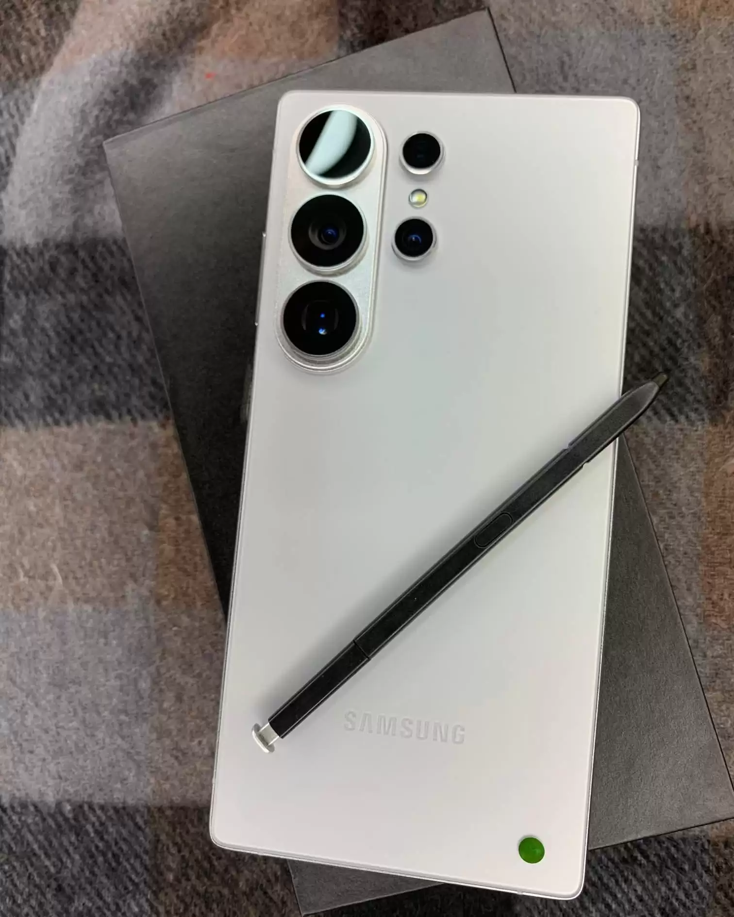 ��Ϣ������ Galaxy S26 Ultra �ֻ��� 6 ����ɫ���»�ģ���ع�