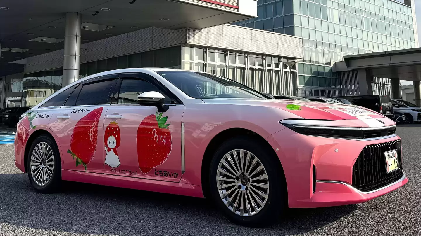 ȫ��� 1 ����������𡱻ʹ� Crown �γ�����