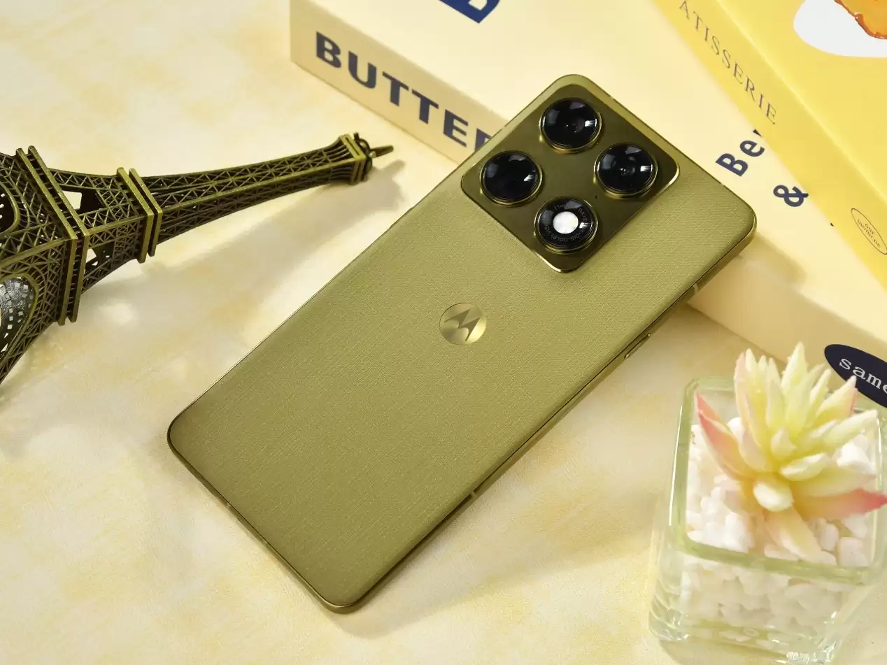 ����ᱡ�콢������ moto X70 Air Pro���������