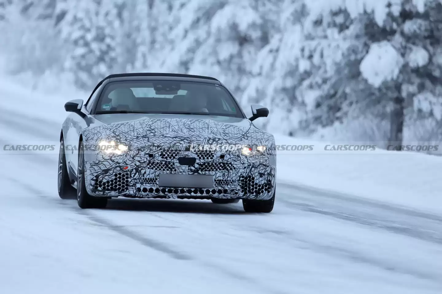 ���� AMG SL �Ŀ�·��ͼ�ع⣬��װ�����Ǵ������͸�դ