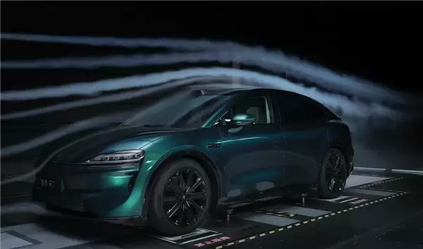 �ǽ�R7 Ultra��ȫ��SUV��ͷ����¼