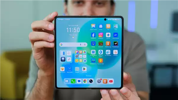 ��ҫ����Magic V6��ROBOT PHONE˫�콢