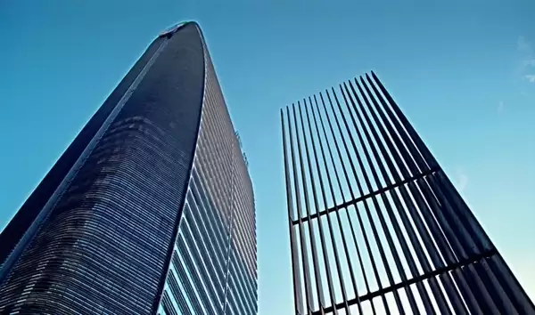 ���������΢��ս�ԣ����غ��Ķ�λ�������ƽ�AI����ҵ��