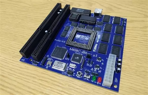 ������Maniek86��ʱ������������������Intel 486�ܹ�����M8SBC-486