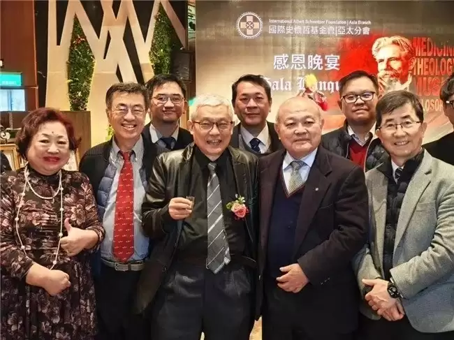 �¾������ػ��ߣ��³�ƽҽʦ�ٻ�ʷ����ҽѧ��ѧ���潱��