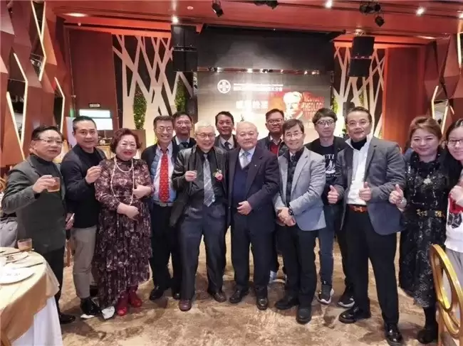 �¾������ػ��ߣ��³�ƽҽʦ�ٻ�ʷ����ҽѧ��ѧ���潱��