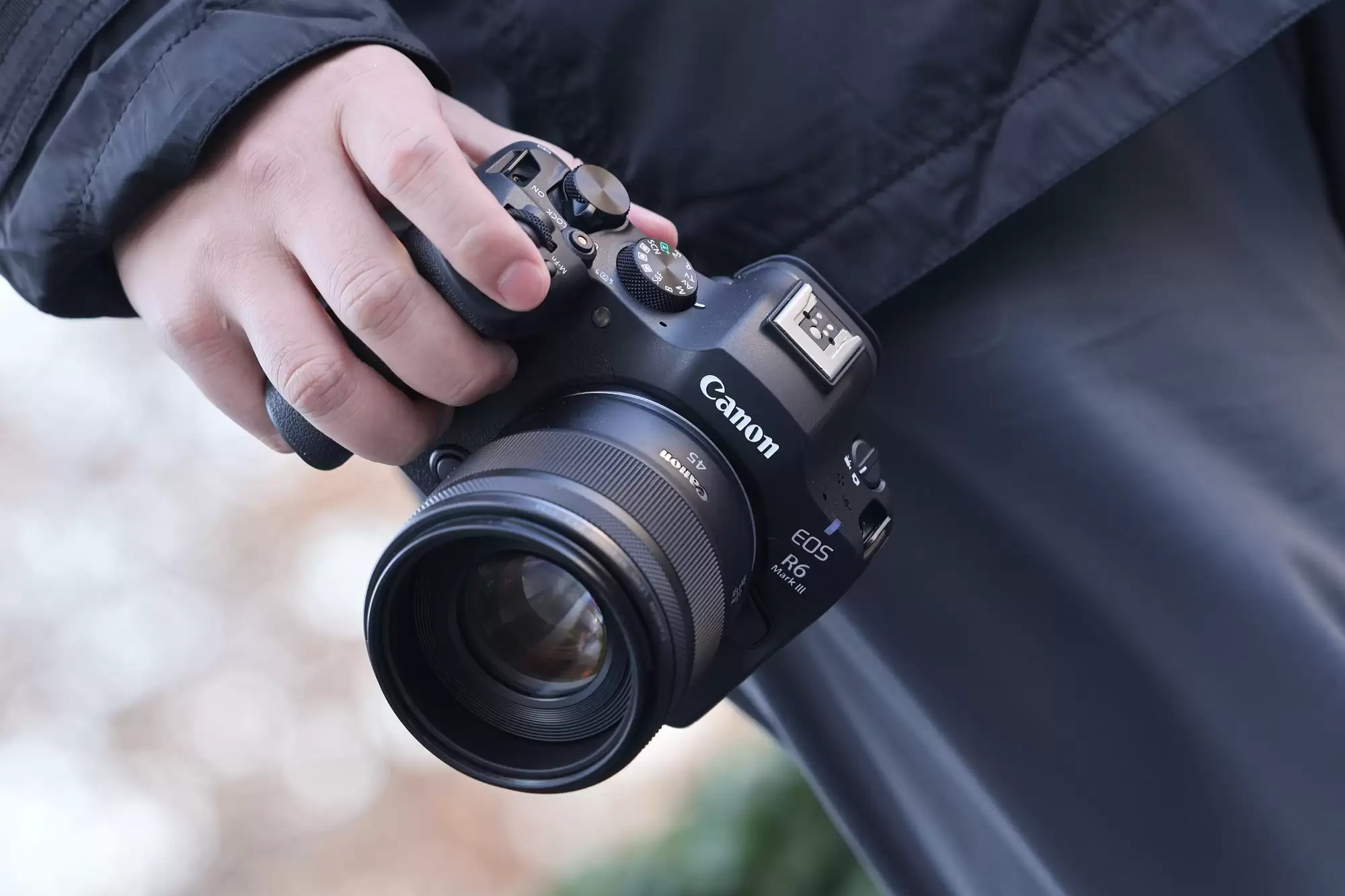 ר�ü����ź�ͼ��EOS R6 III��������Ӱ���г���RF��ͷ��̬��R5 IIЭͬ����