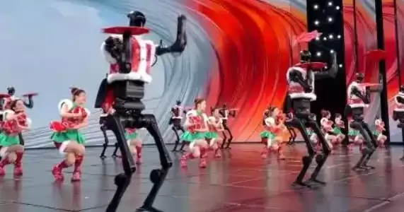 AI��ģ�ͻ����˶��Ǵ���������/΢��ȫϢ�������λ����˶ೡ��Эͬδ������