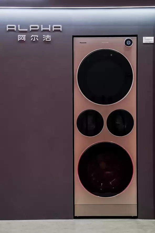 ���°˸������������۳ɼ��������ߡ��ټ�չ�̡��Ǿ��ȶ��ؽ���