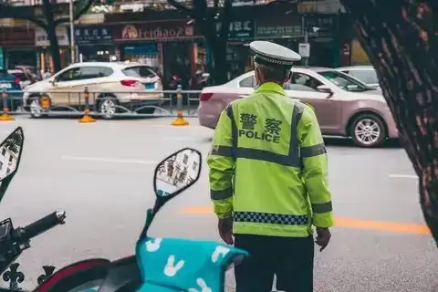 3��5��ϵ�󴫣��綯��Ħ�г�����������ض��죬������������ҥ��