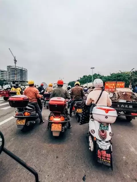 Ħ�д�����˷��̣���˪�е�ִ��Զ����ʱ����Ǩ�µ��������