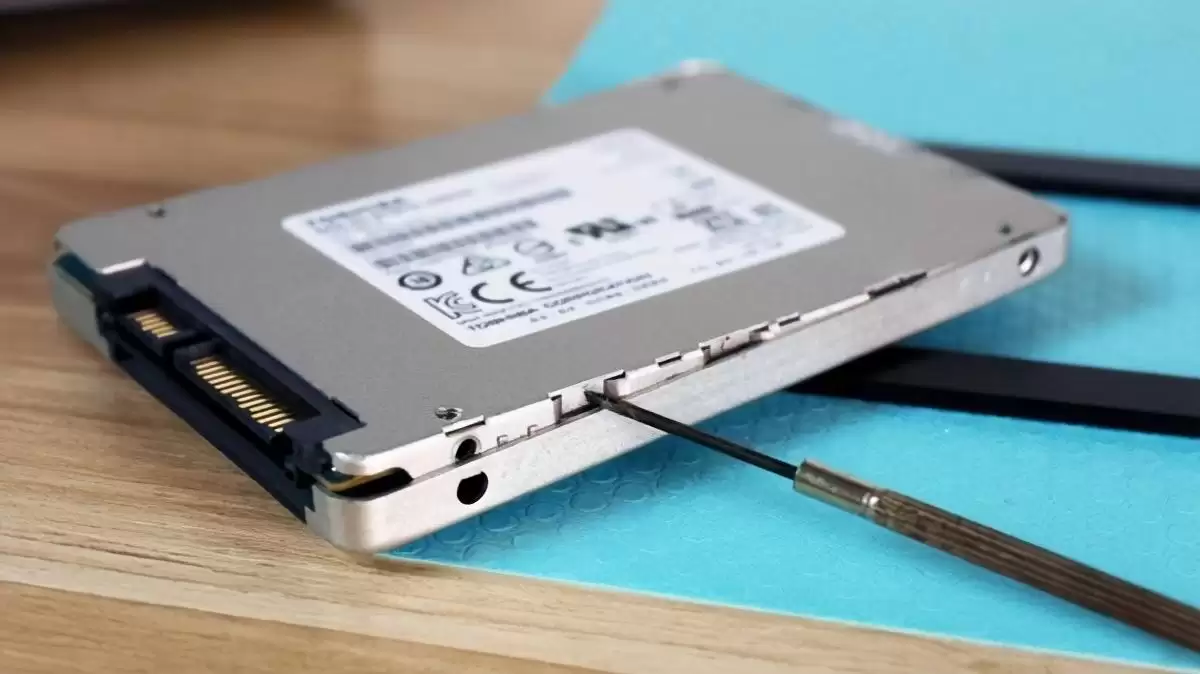 ����Ӳ���ڿ����ĸ��ң�Ӳ���ڿ�ı��ֻ��ܣ�