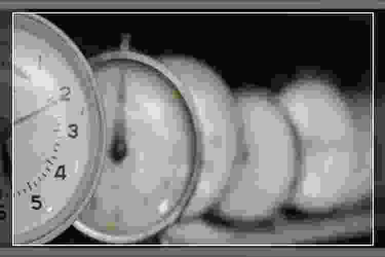 �Ա���ʵ����ֶ�ø��£��Ա�����ֶ�ø���һ��