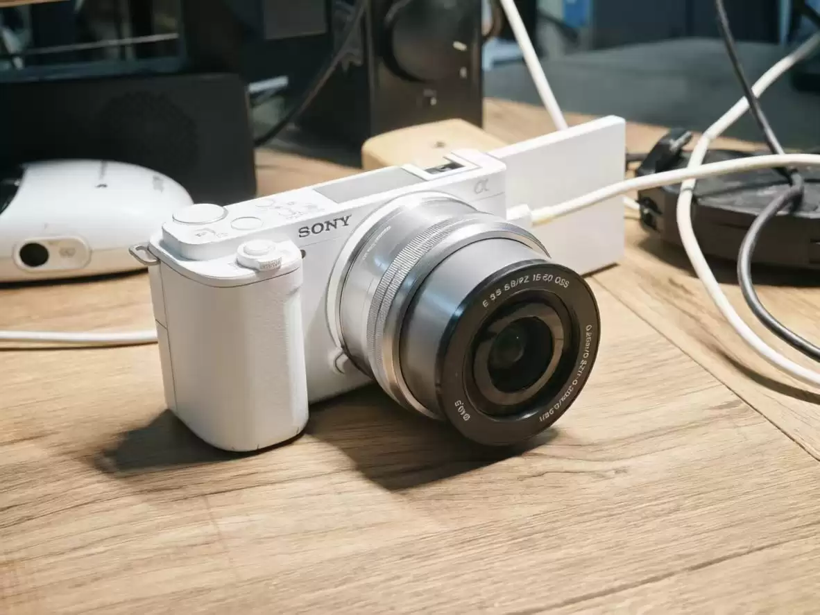 计算摄影狂飙,索尼反向堆料:用AI芯片打响相机保卫战 计算摄影狂飙,索尼反向堆料:用AI芯片打响相机保卫战