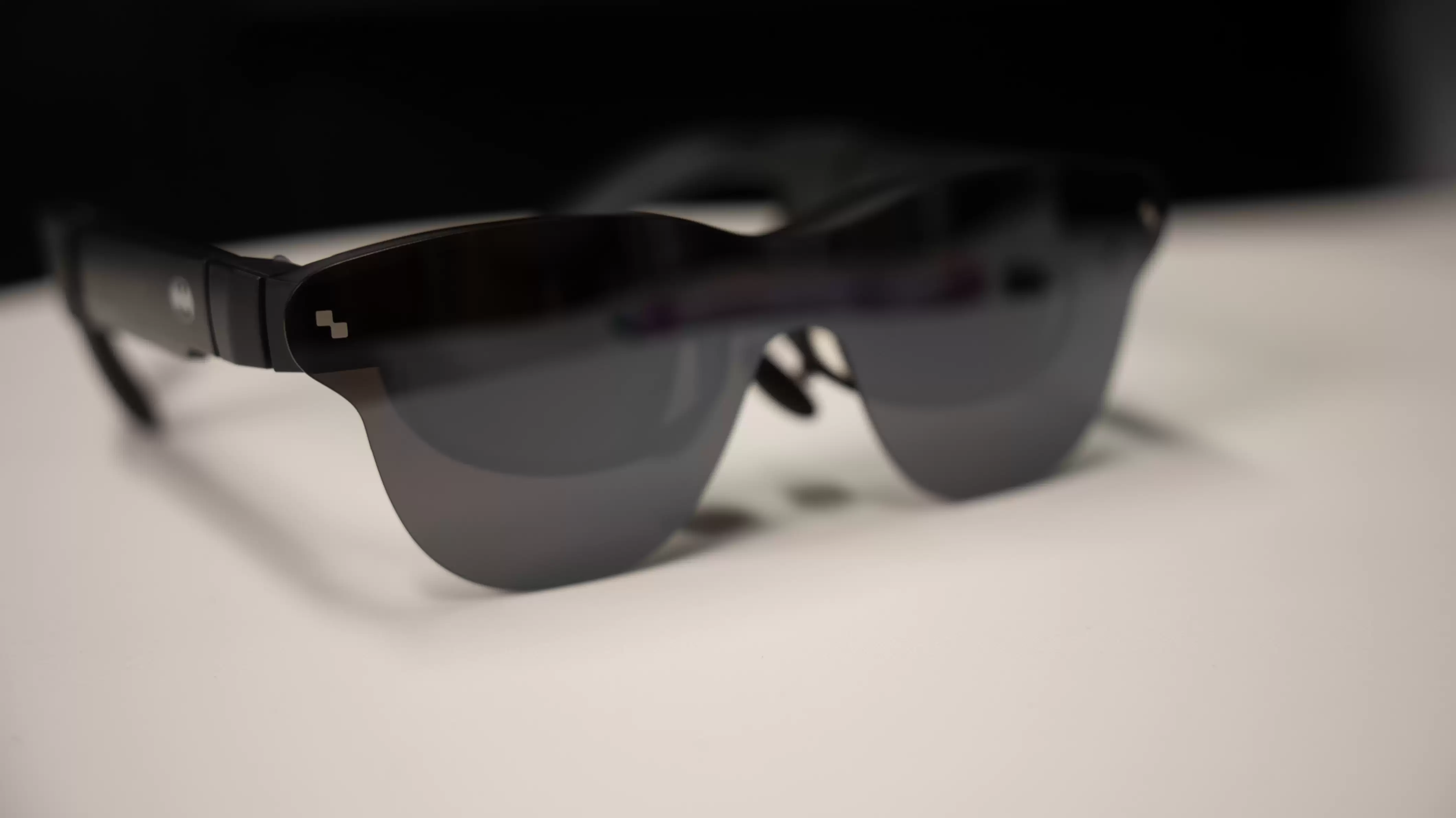 雷鸟Air 4 Pro蝙蝠侠版上手:佩戴舒适度绝了,AI HDR效果一眼惊艳 雷鸟Air 4 Pro蝙蝠侠版上手:佩戴舒适度绝了,AI HDR效果一眼惊艳