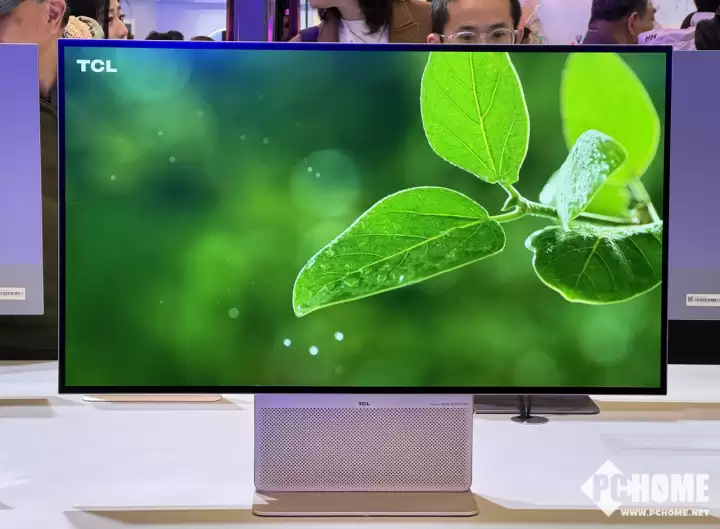 AWE探展TCL:“机皇”X11L惊艳亮相 20000+个万象分区 AWE探展TCL:“机皇”X11L惊艳亮相 20000+个万象分区