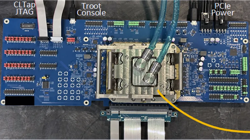 Ӣ�ض�չʾ Heracles оƬ��������������ܼ��ɼ���