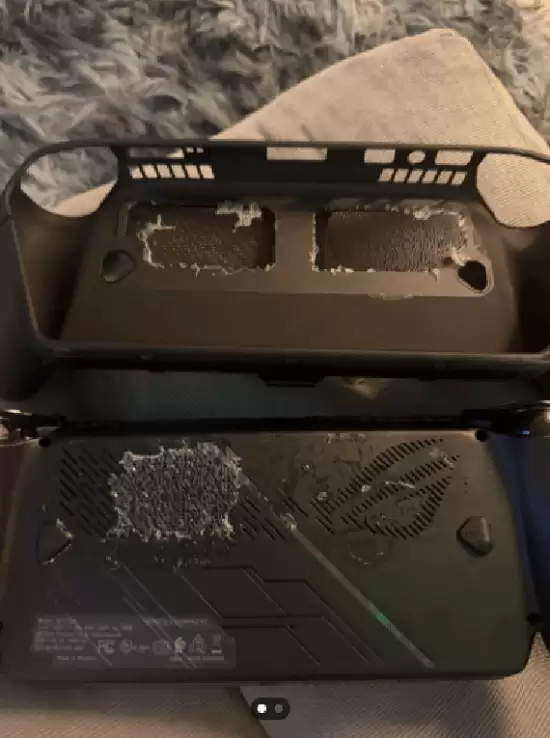 血压直接拉满!7000元ROG游戏掌机被3岁熊孩子灌果冻 血压直接拉满!7000元ROG游戏掌机被3岁熊孩子灌果冻