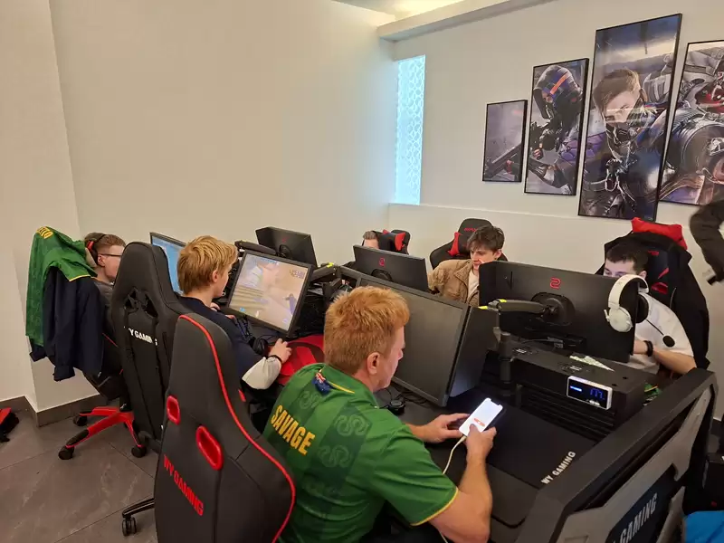 ��������������Rooster������һ������תSEMPERFI����2025����֮����Ʊ