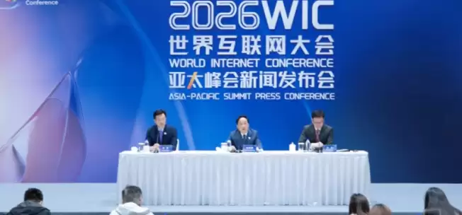 ���绥���������̫���4�½�����۾ٰ� ̽��ȫ�������ںϷ�չ��·��