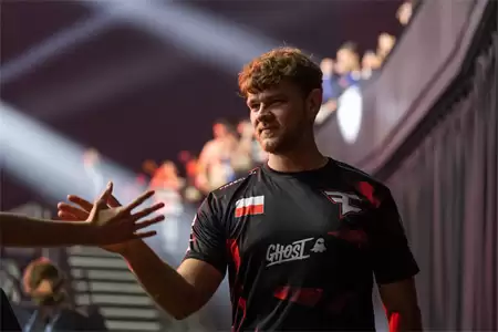 ����ʦŭ��FaZe��˧��NEO���ֻ�ǡ������Ρ���ս����δ�⣬��Ѫ����ü�ޣ�