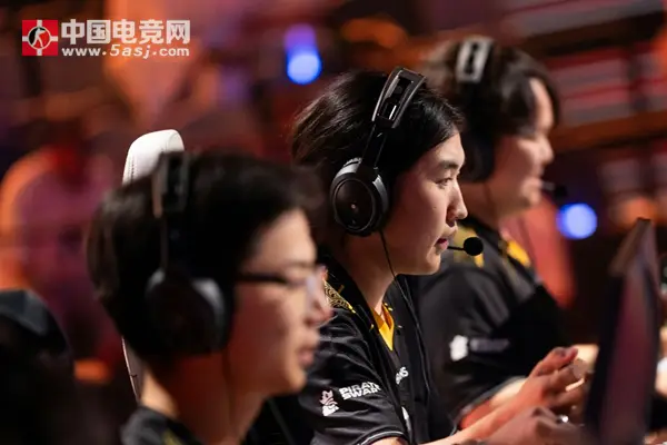 CS�羺���籭(EWC)���ɹ����｣ն�ɵУ�MongolZ 2-1����3DMAX������ǿ