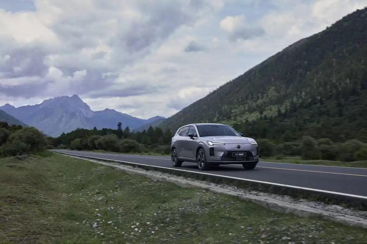 沃尔沃99周年庆典:纯电双旗舰预售开启,XC70感恩版上市共筑安全豪华新篇 沃尔沃99周年庆典:纯电双旗舰预售开启,XC70感恩版上市共筑安全豪华新篇