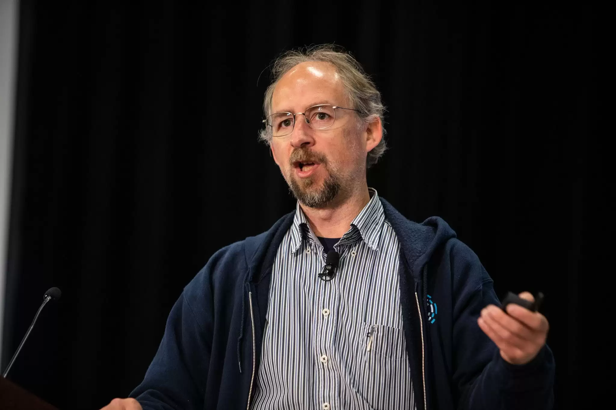 ���ر�����֮�����ַ��磬�ǵ����Ϳ����ƿ�ѡ��������ǿ�ƶ���