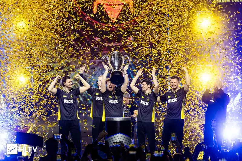 apEX��ZywOo֤����������������õ�ѡ�֣�˭Ҫ�ǲ�ͬ��͹�һ��