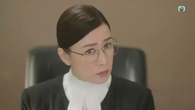 �옷����4��犷�ͥ���ɫ�� �y����Ԋ���������Լ��Ȍ���