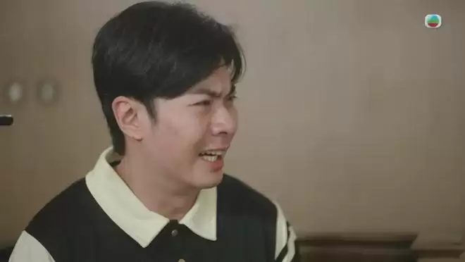 �옷����4��犷�ͥ���ɫ�� �y����Ԋ���������Լ��Ȍ���