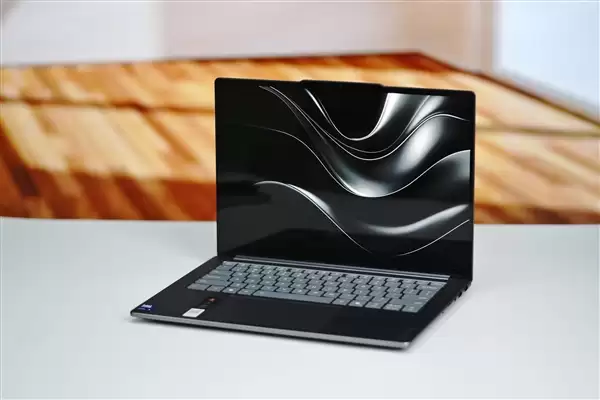 3K OLED+120Hz������YOGA Pro 14 Aura AIԪ����ͼ��