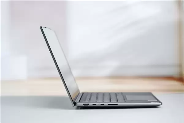 3K OLED+120Hz������YOGA Pro 14 Aura AIԪ����ͼ��