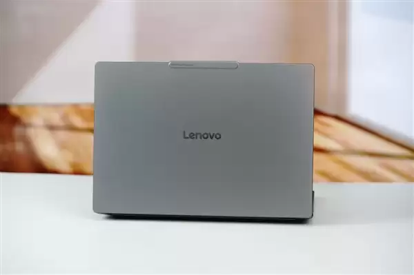 3K OLED+120Hz������YOGA Pro 14 Aura AIԪ����ͼ��