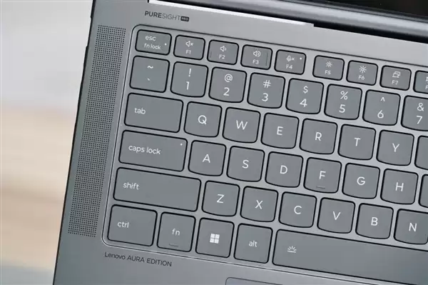 3K OLED+120Hz������YOGA Pro 14 Aura AIԪ����ͼ��