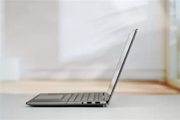 3K OLED+120Hz������YOGA Pro 14 Aura AIԪ����ͼ��