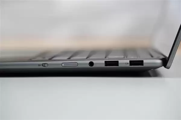 3K OLED+120Hz������YOGA Pro 14 Aura AIԪ����ͼ��