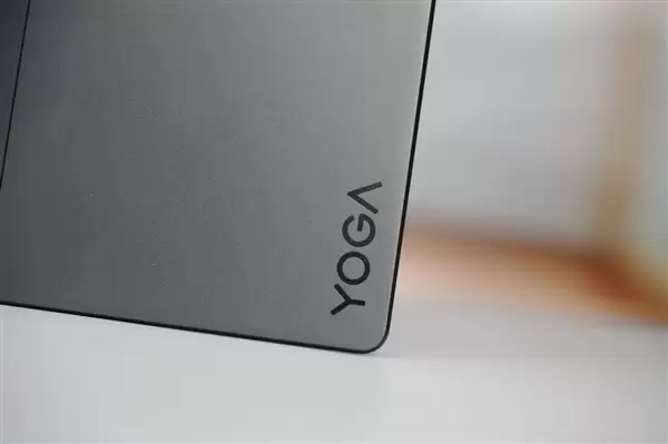 3K OLED+120Hz������YOGA Pro 14 Aura AIԪ����ͼ��