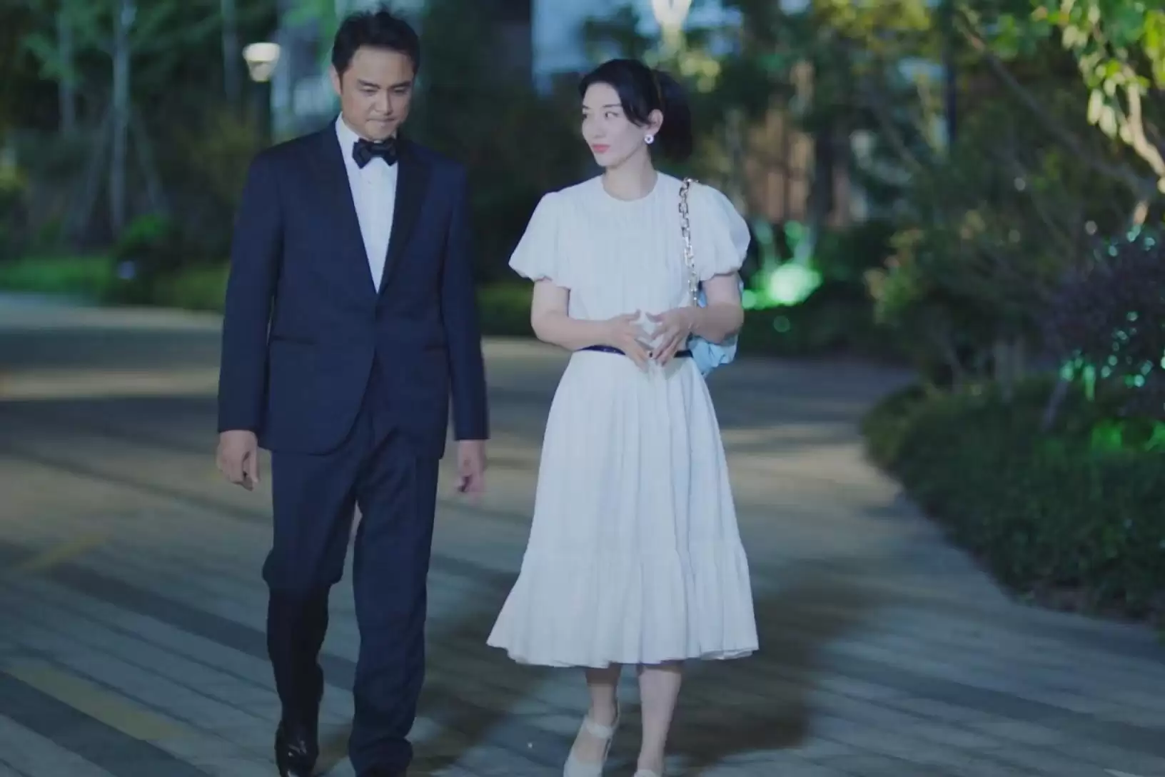 ��һ����ż��翪�����������ۡ�һ���Ѫ�������˵���Ŀ���