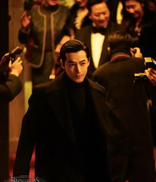 �����ݼ������6��������ǰ������Ȼ���񣬡�αװ�ߡ����������