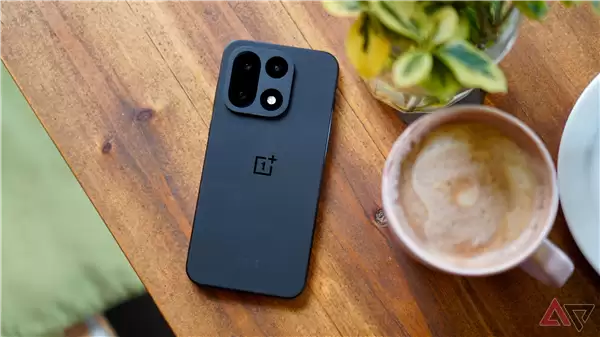 һ����ǿ�콢����·�ϣ�һ��16��Ļ�����ܴ�����