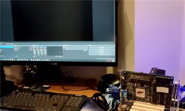 �������ƽ�S3�Կ�30�껭���缲����������ʾ������