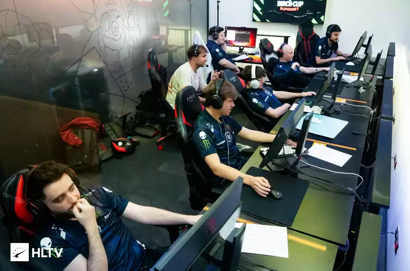 2025��CAC 10��14���Ϻ���ս��100�����𽱽������CS2Ȧ��Liquid/FaZe���������㣬TYLOO�������ڣ�