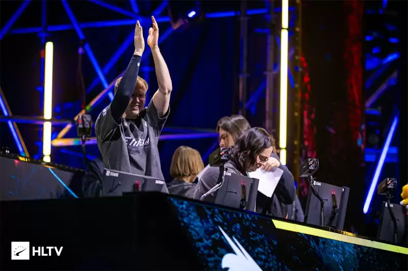 Magixx��̸��Spirit��Astralis����̬���ˣ�phzyֻ�ǽ��ң�̸ָ����ս�����ѵ�������