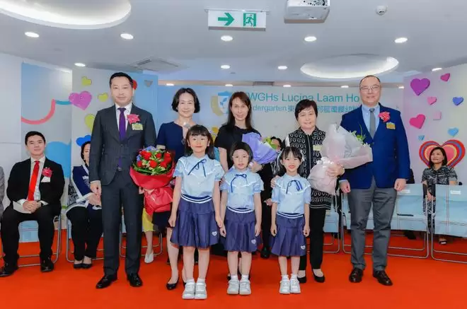 ����Ů���γ�ʛ������һ��δ���޶���Ů���������Ѱ��������