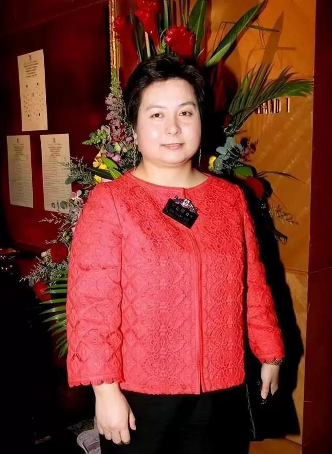 ����Ů���γ�ʛ������һ��δ���޶���Ů���������Ѱ��������