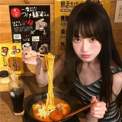 ���ް�������Ů��Ӣ��(��ѡ100��)